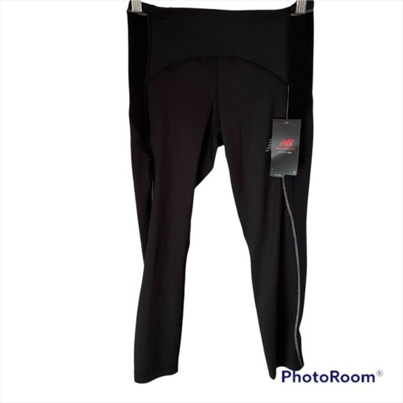 NEW BALANCE NEW LEGGINGS CROP BLACK FITTED MID RISE PANTS CAPRI RUNNING Size S - Picture 1 of 13